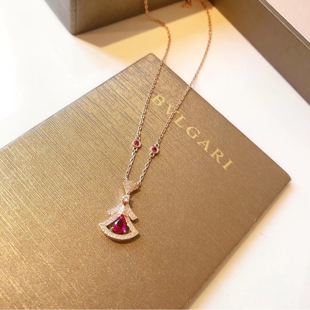 Bulgari Rose Gold Necklace with Pink Gems - Picture 4 of 6